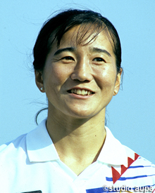 半田　悦子