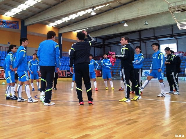 Japan futsal national team  Spain tour report (5th April) Team watches Spanish futsal league game