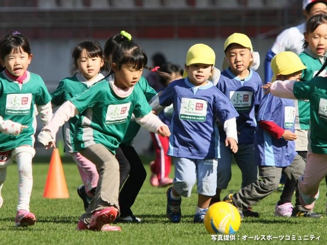 JFAキッズサッカーフェスティバル ユニクロサッカーキッズ！ 西武ドーム、カシマスタジアムに、合計3,400名を超えるキッズが参加