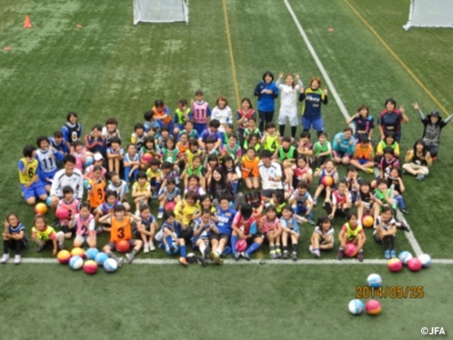 JFAガールズサッカーフェスティバル  栃木県の宇都宮市サッカー場（平出サッカー場）に、約60人が参加！