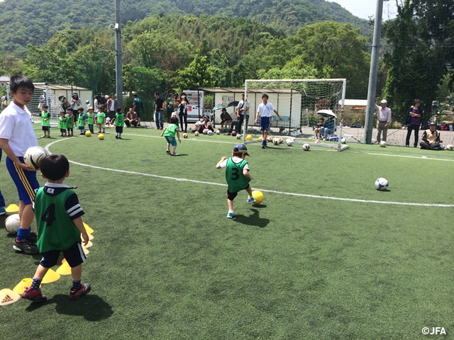 JFAキッズ（U-6）サッカーフェスティバル　山口県のアディダスフットサルパーク山口に、約160人が参加！