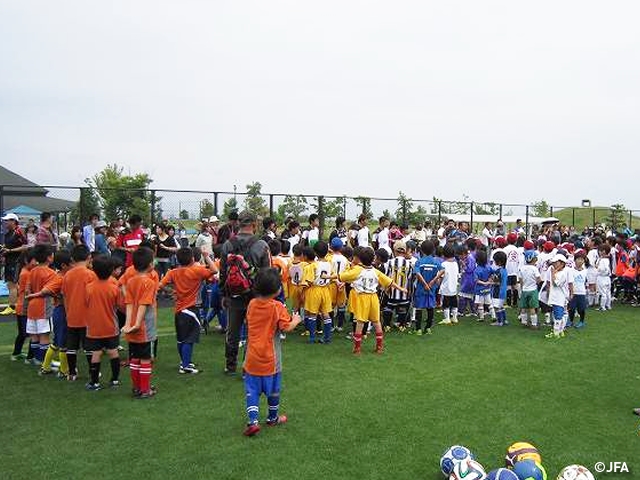 JFAキッズサッカーフェスティバル　滋賀県のビッグレイクに、約290人が参加！