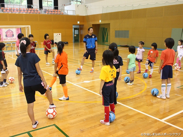 JFAなでしこひろば NPO法人今治しまなみスポーツクラブ（愛媛県）がFリーグのシュライカー大阪の協力の下で開催