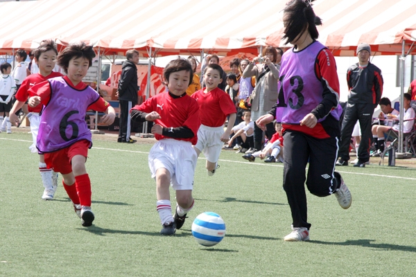 JFAファミリーフットサルフェスティバル2009 with KIRIN スペシャルステージ in 大分　3月27日に大分県サッカー協会スポーツ公園人工芝グラウンドで開催