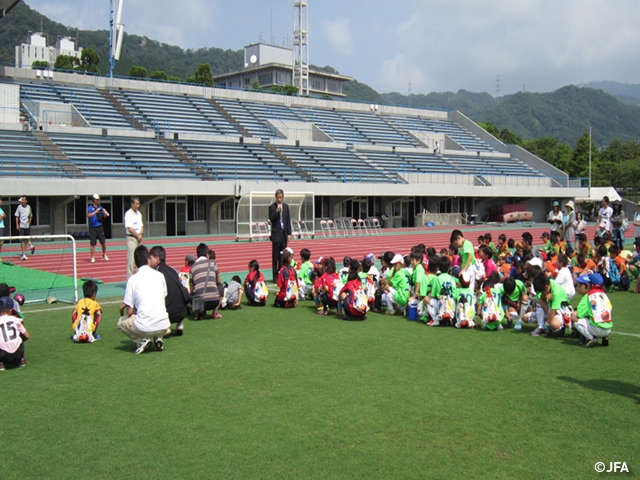 JFAフットボールデー　滋賀県の皇子山陸上競技場に、約450人が参加！
