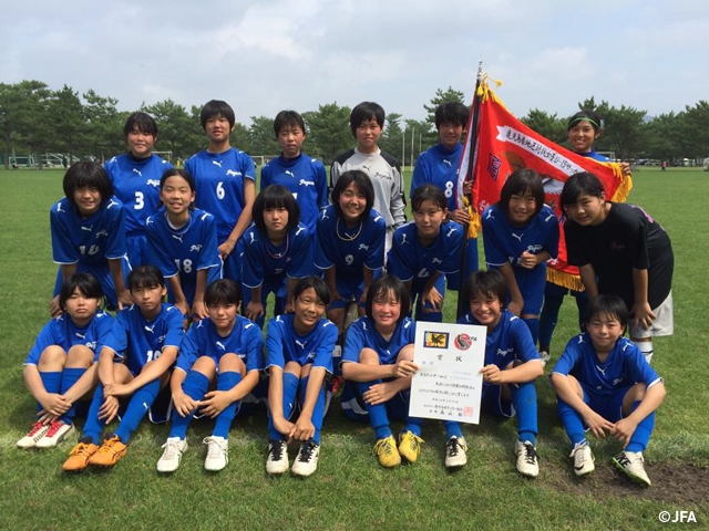 JFAガールズフェスティバル　鹿児島県の吹上浜海浜公園に、約140人が参加！