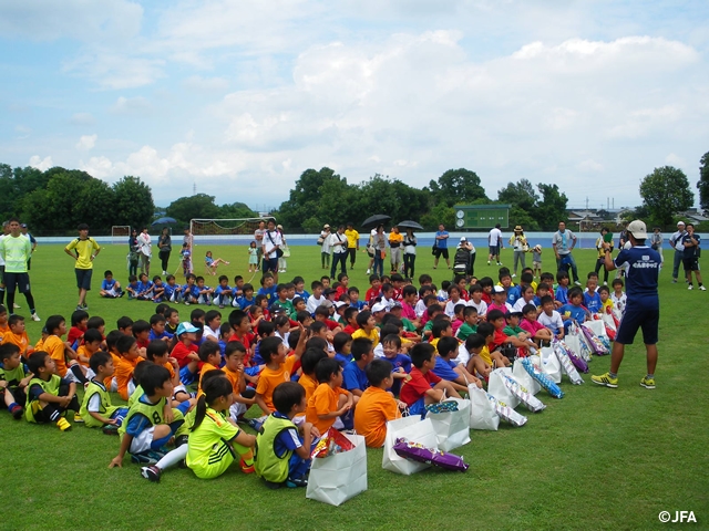 JFAキッズサッカーフェスティバル　群馬県の高崎浜川陸上競技場に、約400人が参加！
