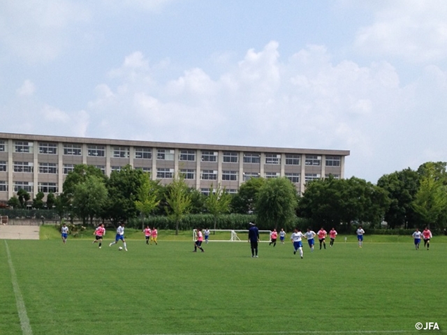 JFAレディース／ガールズ　フェスティバル　愛知県の豊田スタジアム芝生広場に、約150人が参加！