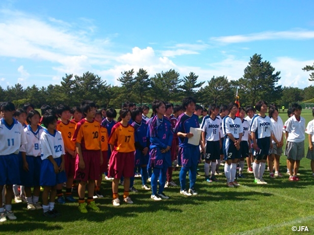 JFAレディース／ガールズサッカーフェスティバル鹿児島県の吹上浜海浜公園に、約260人が参加！