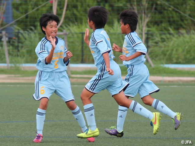 中学校女子サッカー部フェスティバル　順位リーグ第1戦を実施～なでしこジャパン　佐々木監督も来場