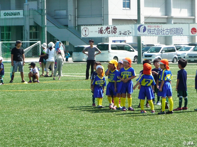 JFAキッズフェスティバル　富山県の日医工スポーツアカデミーに、約120人が参加！