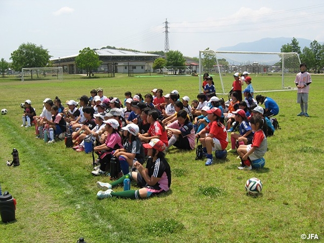 JFAガールズ／レディースフェスティバル　奈良県の橿原市運動公園多目的グラウンドに、約120人が参加！