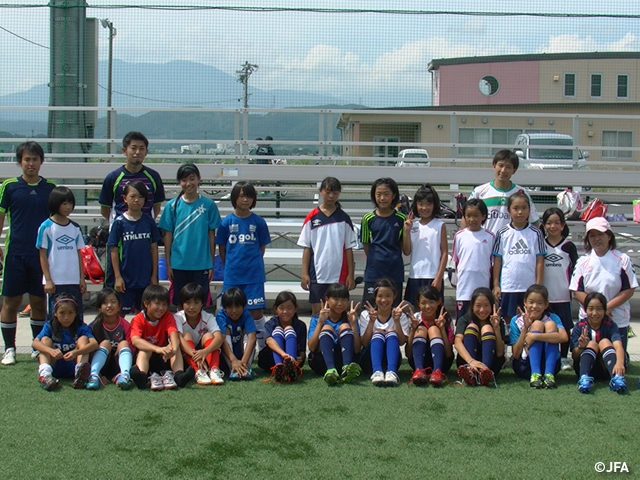 JFAガールズサッカーフェスティバル　長野県の中野市多目的サッカー場に、約50人が参加！