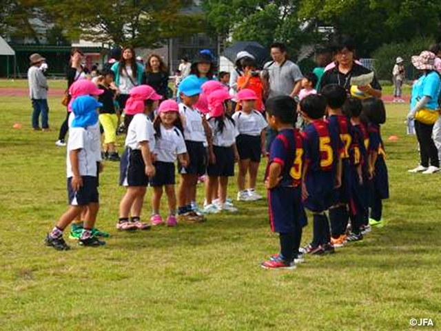 JFAキッズサッカーフェスティバル　佐賀県の佐賀県総合運動場（球技場南北） に、約920人が参加！