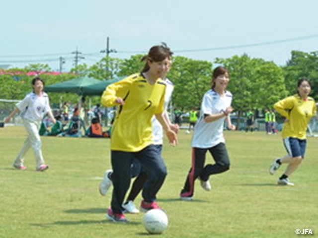 JFAレディース／ガールズサッカーフェスティバル　福井県の丸山公園グランドに、約140人が参加！