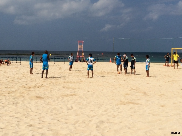 Beach Soccer Japan National Team squad training camp in Okinawa - second day report (19 Oct)