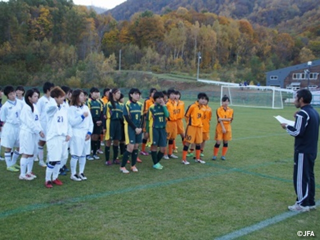 JFAガールズフェスティバル　北海道小樽市の小樽市望洋サッカー・ラグビー場に、約120人が参加！