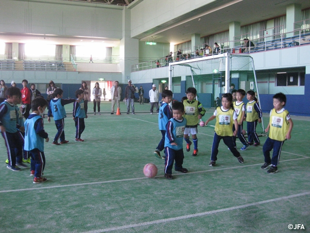 JFAキッズサッカーフェスティバル 山形県天童市の山形県総合運動公園 屋内多目的コートに、約1,250人が参加！