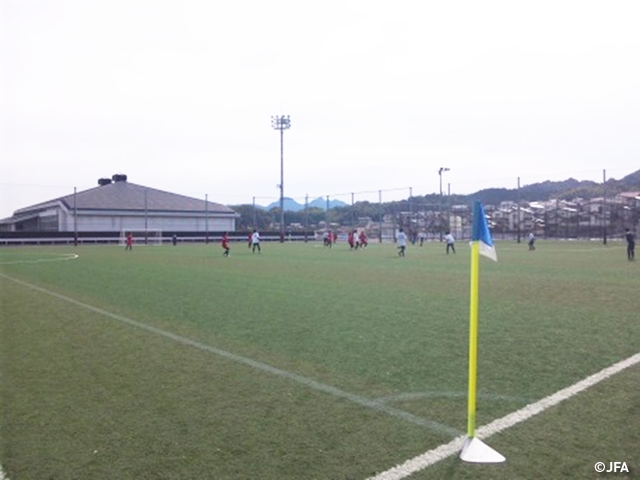 JFAレディースサッカーフェスティバル　広島県廿日市の廿日市市サッカー場グリーンフィールドに、約180人が参加！