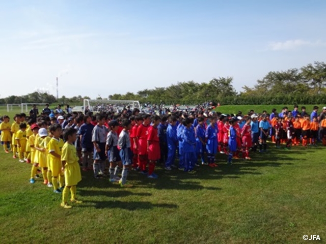 JFAフットボールデー 北海道苫小牧市の苫小牧市緑ヶ丘公園サッカー場に、約530人が参加！