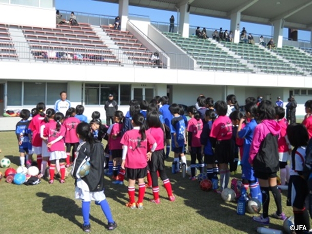 JFAガールズサッカーフェスティバル　岐阜県岐阜市の長良川球技メドウに、約80人が参加！