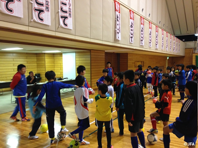 JFAファミリーフットサルフェスティバル　秋田県横手市の横手市立横手体育館に、約110人が参加！