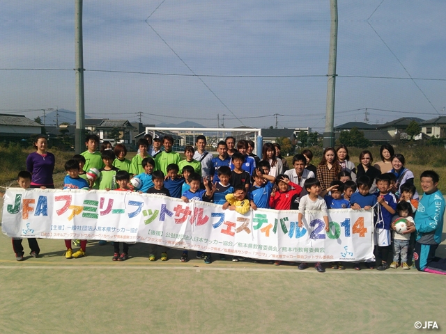 JFAキッズサッカーフェスティバル　熊本県熊本市のフジスポーツ熊本御幸店に、約60人が参加！