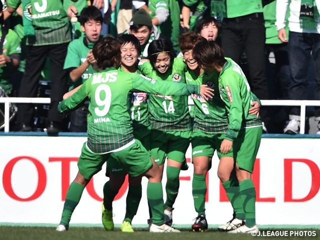 The final between Beleza and Urawa in the 36th Empress's Cup All-Japan Women's Soccer Championship Tournament