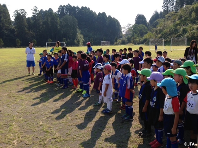 JFAキッズサッカーフェスティバル　宮崎県都城市の都城市リサイクルプラザ多目的広場に、約510人が参加！
