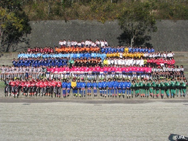 JFAガールズサッカーフェスティバル　静岡県牧之原市の榛原総合運動公園ぐりんぱるに、約700人が参加！