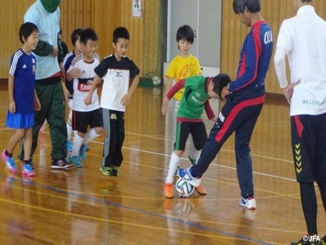 JFAキッズサッカーフェスティバル　京都府京丹後市の網野体育センターに、約230人が参加！
