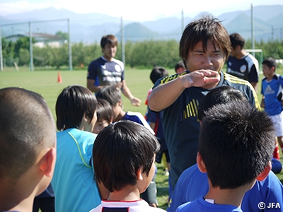 モンテディオ山形選手会が復興支援招待サッカー教室を開催