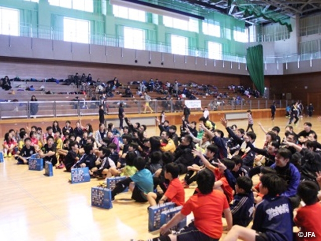 JFAキッズサッカーフェスティバル　北海道北広島市の北広島市総合体育館に、約960人が参加！