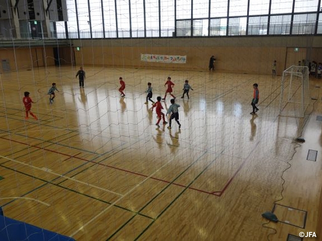 JFAキッズサッカーフェスティバル　新潟県新潟市の新潟市秋葉区総合体育館に、約230人が参加！