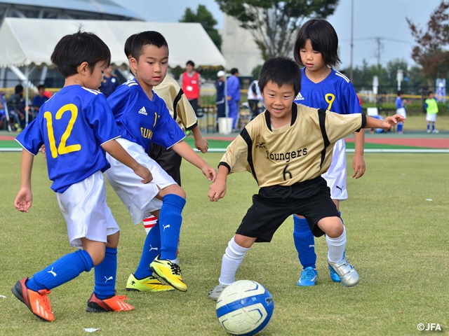 JFAキッズサッカーフェスティバル　埼玉県熊谷市の熊谷スポーツ文化公園陸上補助競技場に、約810人が参加！