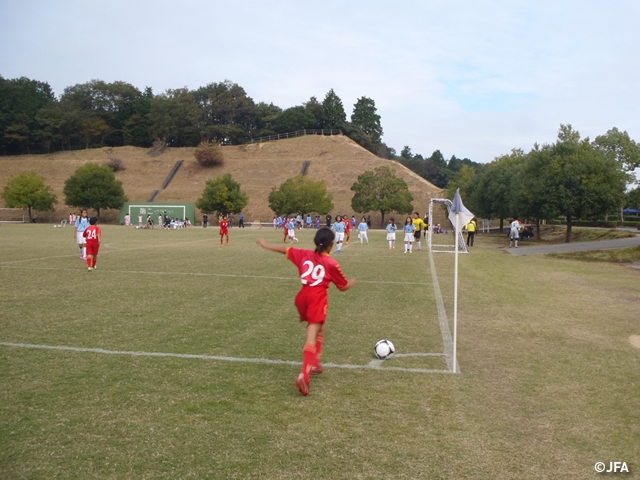 JFAレディース／ガールズサッカーフェスティバル　三重県鈴鹿市の三交Gスポーツの杜鈴鹿に、約580人が参加！