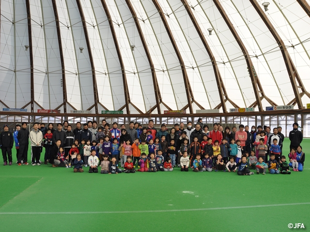 JFAキッズサッカーフェスティバル　島根県出雲市の出雲ドームに、約140人が参加！