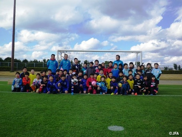 JFAキッズサッカーフェスティバル　長崎県平戸市の平戸市総合運動公園に、約120人が参加！