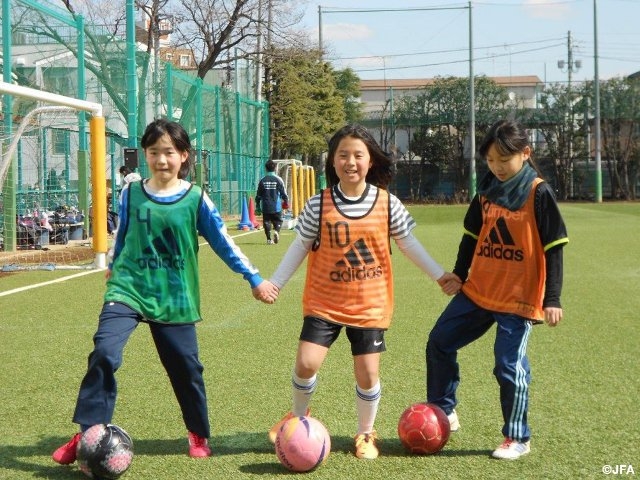 JFAなでしこひろば 豊島区サッカー協会ガールズフットボール(東京都)で開催