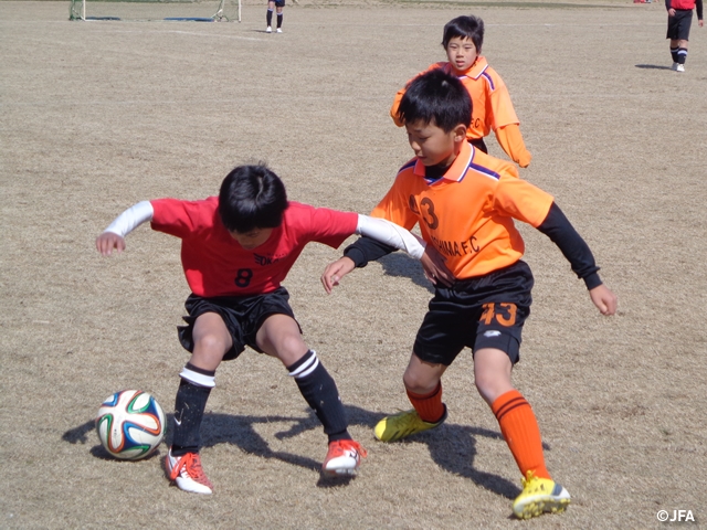 JFAキッズサッカーフェスティバル　愛媛県松山市の愛媛県総合運動公園球技場に、約430人が参加！