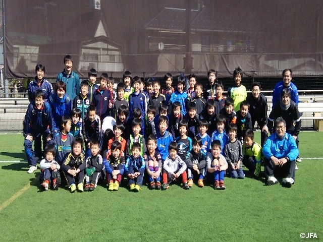 JFAキッズサッカーフェスティバル　長野県千曲市の千曲市サッカー場に、約70人が参加！