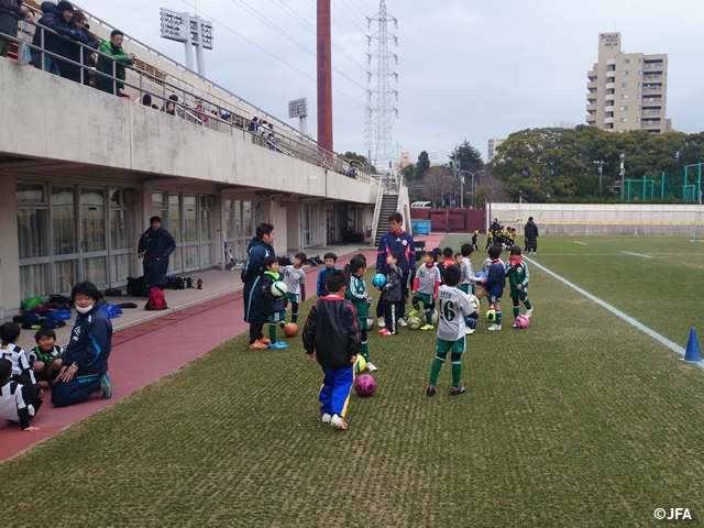 JFAキッズサッカーフェスティバル　愛知県名古屋市の瑞穂ラクビー場に、約220人が参加！