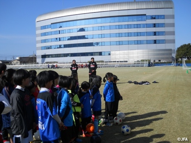 JFAガールズサッカーフェスティバル　岐阜県岐阜市の長良川球技メドウに、約340人が参加！