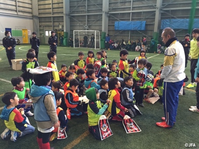 JFAキッズサッカーフェスティバル　北海道札幌市の札幌サッカーアミューズメントパークに、約140人が参加！