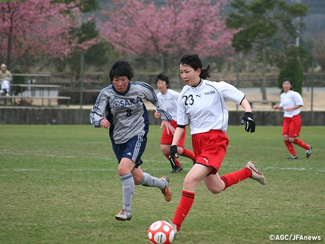 熱戦がスタート 第26回全国レディースサッカー大会