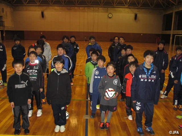 JFAファミリーフットサルフェスティバル　群馬県渋川市の渋川市総合公園体育館に、約70人が参加！