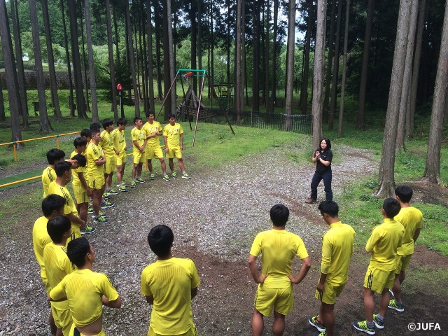 ユニバーシアード日本代表　野外キャンプ活動でチームワークを高める