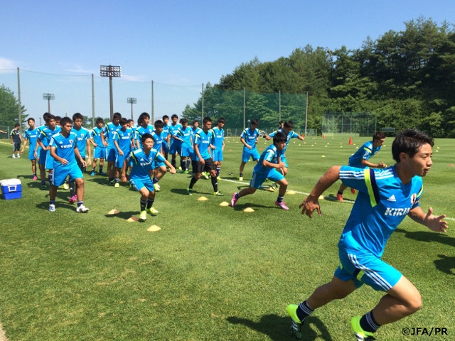 U-18 Japan National short-listed squad and U-17 Japan National Team begin training camp in Niigata