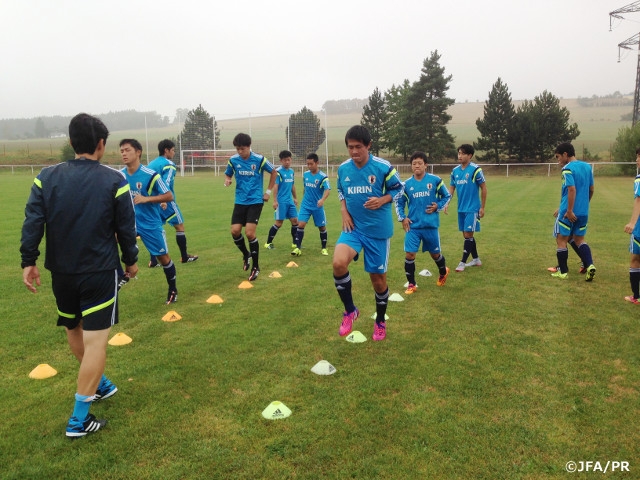 U-17 Japan National Team arrived at Czech (8/16,17)