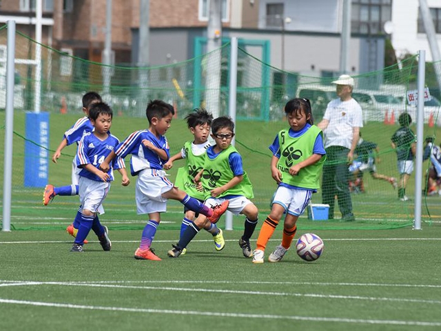 JFAキッズ（U-6/8/10）サッカーフェスティバル 北海道函館市の函館フットボールパークに、940人が参加！
